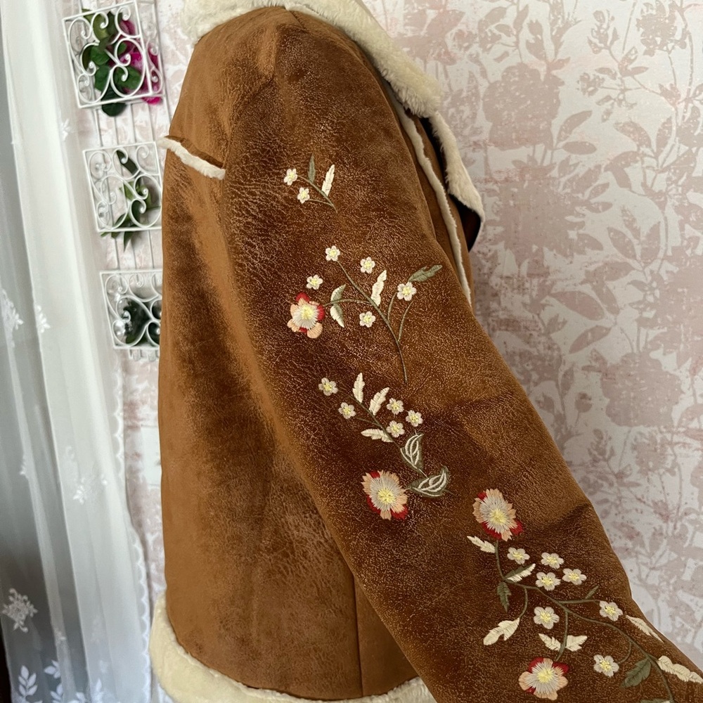 Embroidered Brown Shearling Jacket- Never Worn- Fall Winter Brown Rustic Jacket